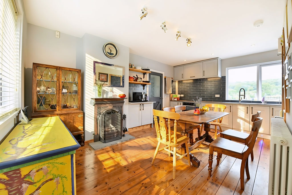 Kitchen / Dining Room- click for photo gallery